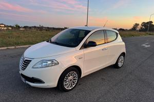 Lancia Ypsilon 1.3 MJT 16V 95 CV 5 porte S&S S Mom