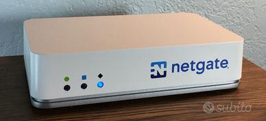 NetGear SG-2100 4gb ram + 8gb flash + 5x 1gbit