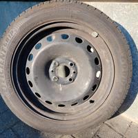Pneumatici estivi 185/55/R15 con cerchi