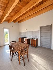 Nuovo semindipendente con cortile