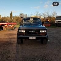 Toyota land cruiser hj61