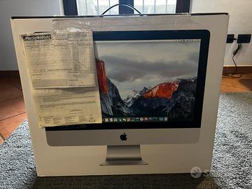 iMac 21,5″ Late 2015 i5 8GB 1TB con accessori