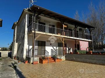 BIFAMILIARE A CASTEL VOLTURNO