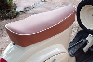 Sella Vespa 50  l n r Special restaurata