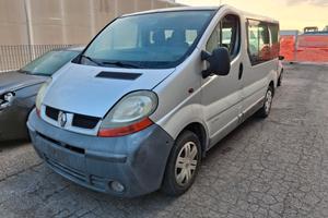 Renault Trafic anno 2004 ricambi usati