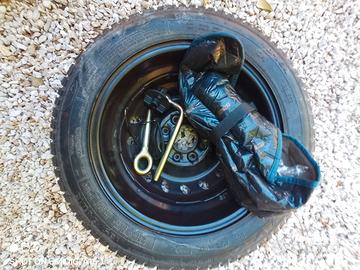 Ruotino scorta fiat 600 completo di accessori 