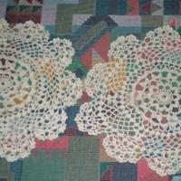 Coppia centrini all'uncinetto 