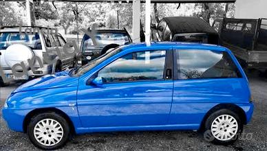 Lancia y 2001 parti di ricambio