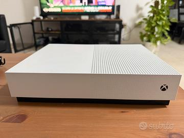 XBOX ONE S DIGITAL + 2 controller