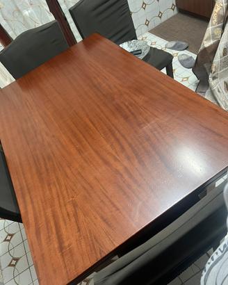 Tavolo di legno