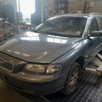 Volvo V70 anno 2004 ricambi usati