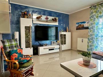 CURATO APPARTAMENTO BICAMERE CON GARAGE