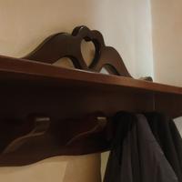 Appendiabiti da muro in legno massello arte povera