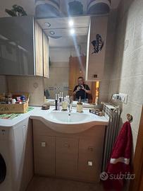 Mobile bagno con lavabo
