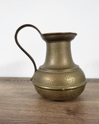 brocca vintage in ottone