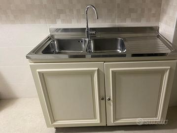 Lavandino cucina e pensile scolapiatti