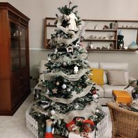 Albero di Natale sintetico con neve finta