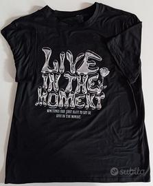 T-shirt Nera Streetwear “Live in the Moment