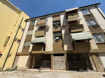 3 LOCALI A ROVIGO