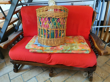 Divano due posti con struttura in legno