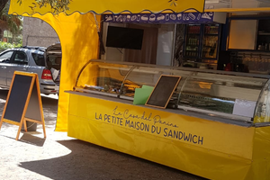 Rimorchio a gancio traino