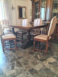 tavolo con sei sedie in perfette stato per salone.