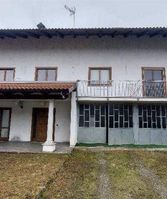 Immobile in asta di 375 m² con 5 locali e box auto