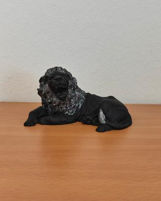 Leone in pietra vulcanica