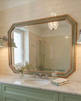 Grande specchio in legno ottagonale oro e verde 