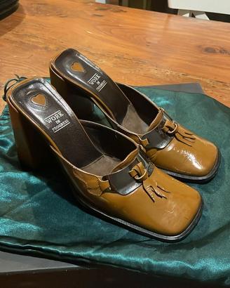 2 paia di scarpe con tacco