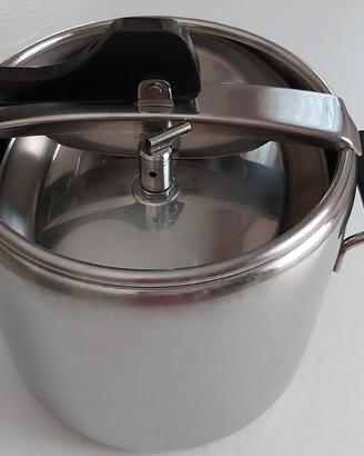 Pentola a pressione marca Lagostina acciaio inox