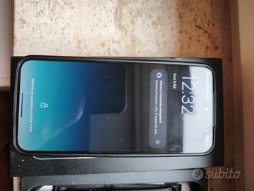 smartphone Solana Seeker