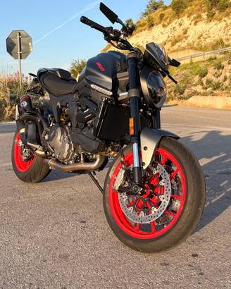 DUCATI MONSTER 937