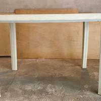 Tavolo in plastica da esterno con foro