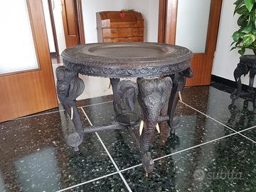 Tavolino coloniale etnico in legno e ottone