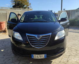 Lancia y full opt.del 2014 Benz/Gas 1200 casa madr