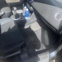 Suzuki Swift 1300cc diesel 75 cv