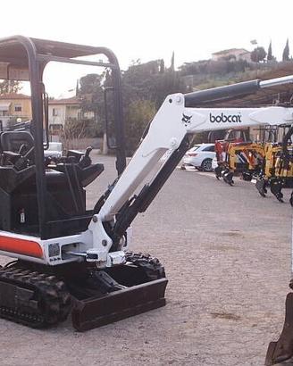 Miniescavatore usato BOBCAT 322