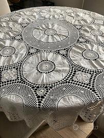 Tovaglia tonda artigianale all’uncinetto – Nuova