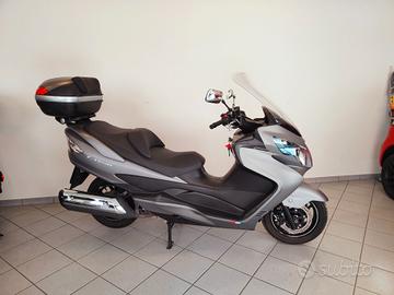 Suzuki Burgman 400 unico proprietario, tenuto beni