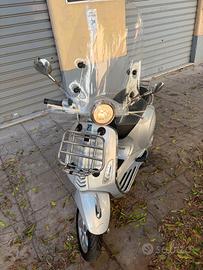 Vespa Primavera Touring 150 - 2016
