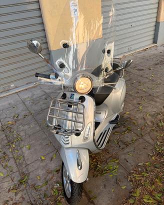 Vespa Primavera Touring 150 - 2016