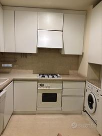 Cucina bianca fatta da Mobiliere