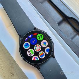 Samsung Galaxy Watch 4 Black - Wear OS Smartwatch