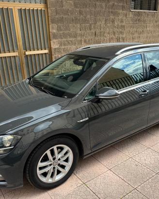 VOLKSWAGEN GOLF VARIANT 1.5 TGI DSG BUSINESS – MET