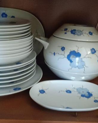 set da servizio in ceramica