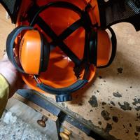 Elmetto forestale per motosega e decespugliatore 