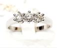anello-trilogy-oro-bianco-18kt-diamanti-matrimonio