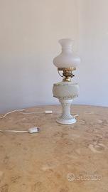 Lampada di porcellana vintage