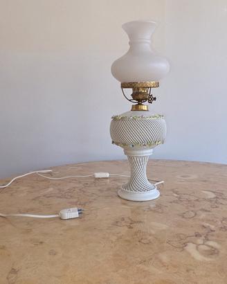 Lampada di porcellana vintage